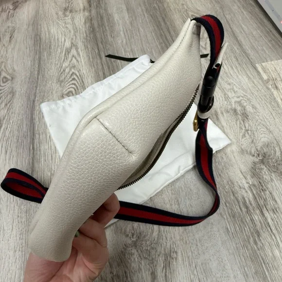 Gucci White Leather Belt Bag - Picture 6 of 14